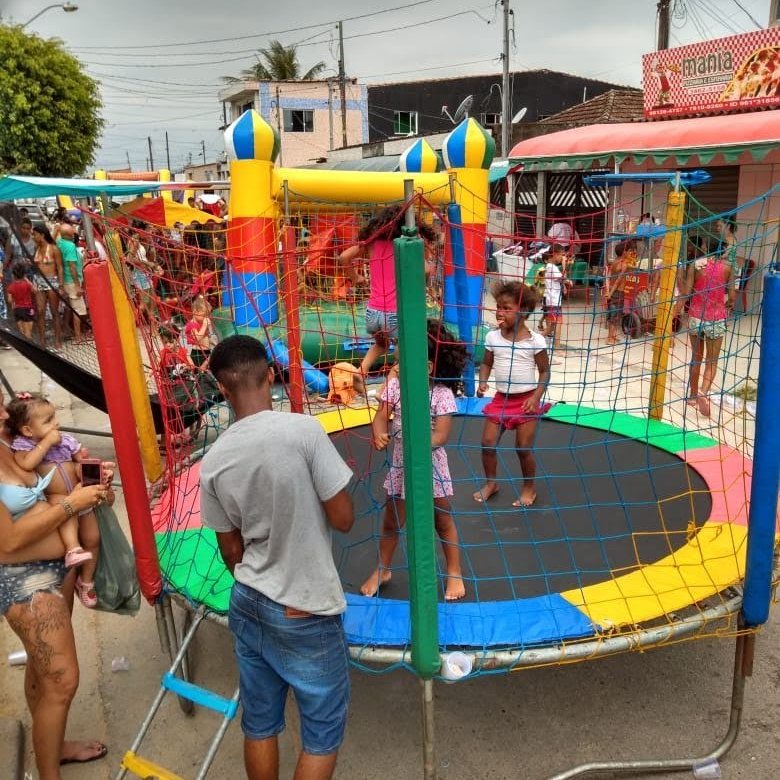 Profest Brinquedos e Balões de gás hélio.